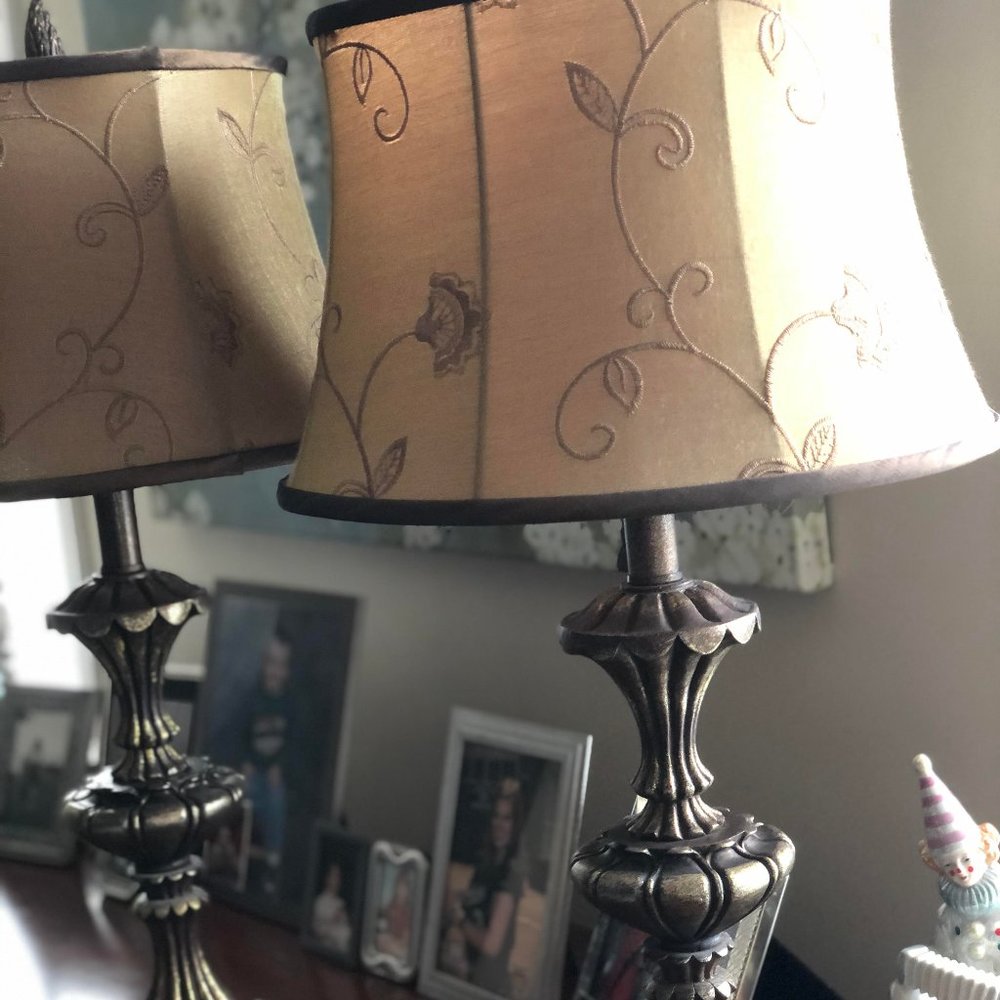 2 lamps 25" Height